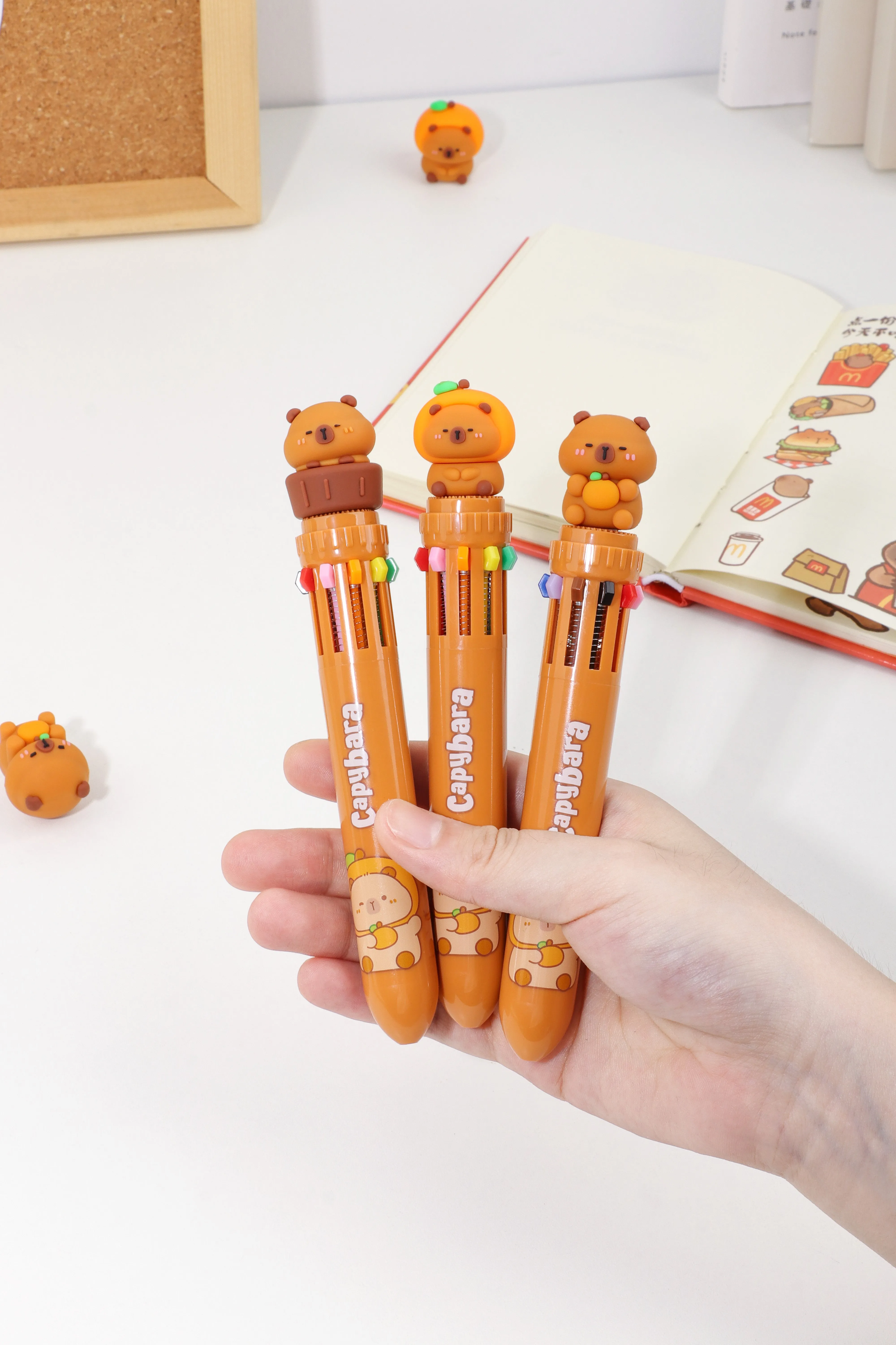 23020 CAPYBARA Vol.2 10-COLOR RETRACTABLE BALL PEN-36