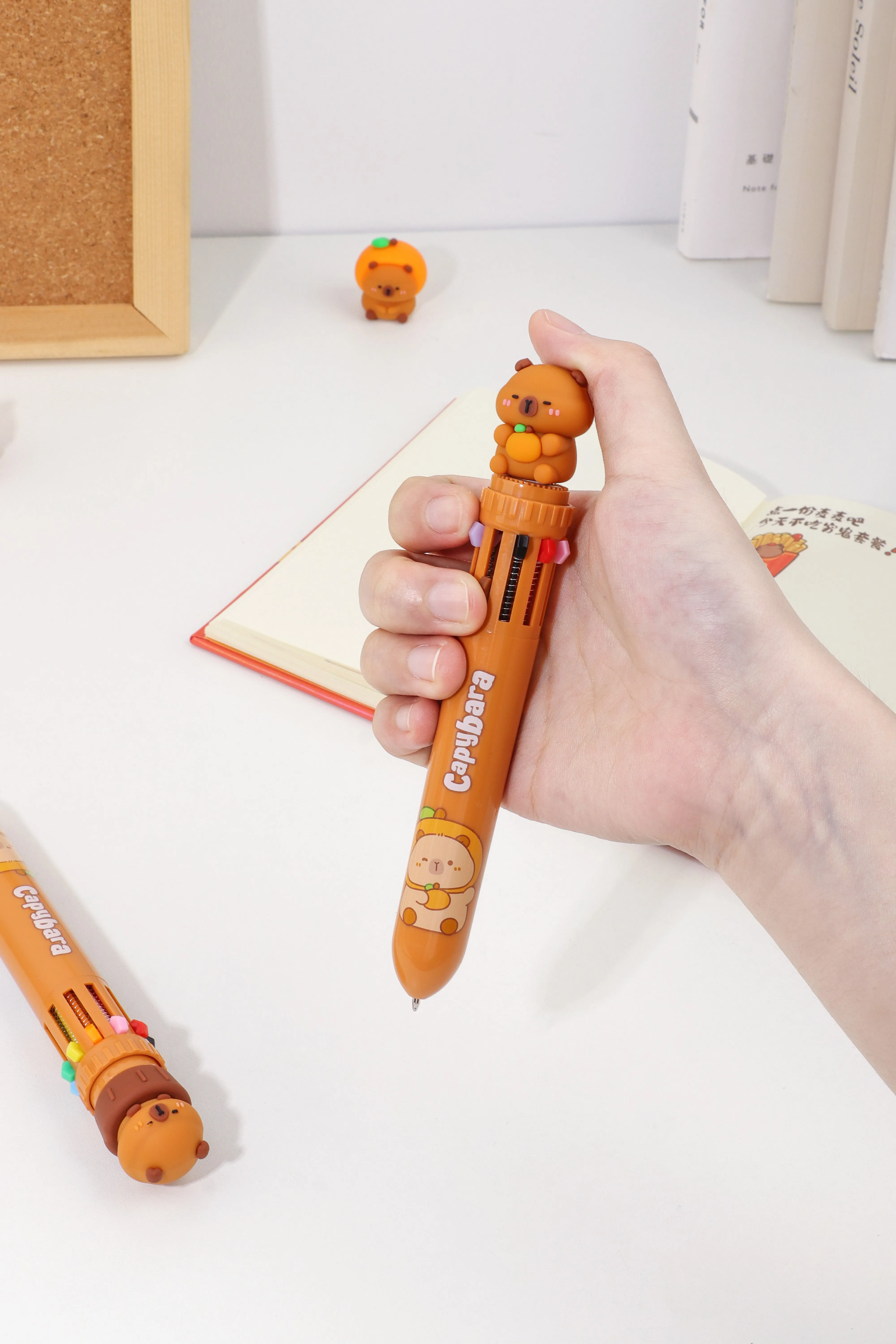 23020 CAPYBARA Vol.2 10-COLOR RETRACTABLE BALL PEN-36