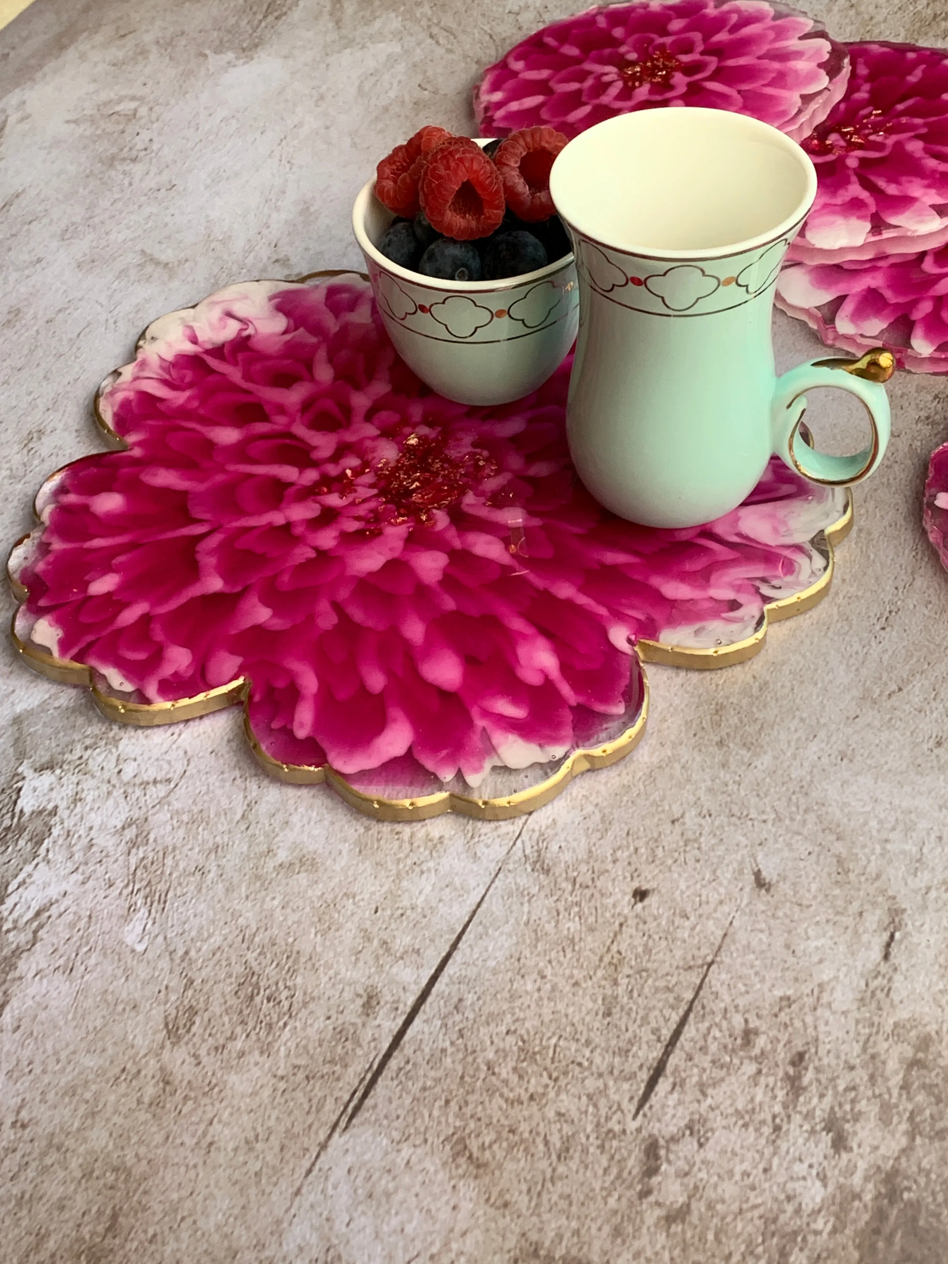 3D Floral Tray - 8.5' Dahlia Magenta